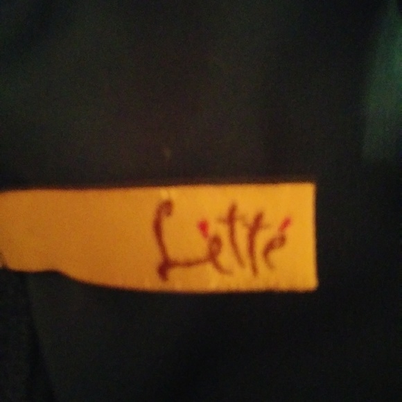 Backless beauty - Picture 4 of 5